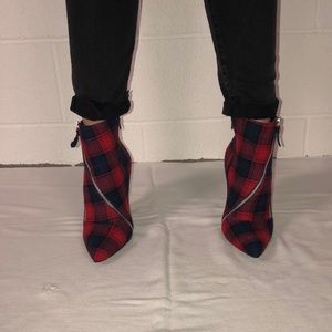 Plaid ankle boot with zipper design